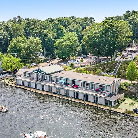 Waterside Suites Саугатук Стая снимка